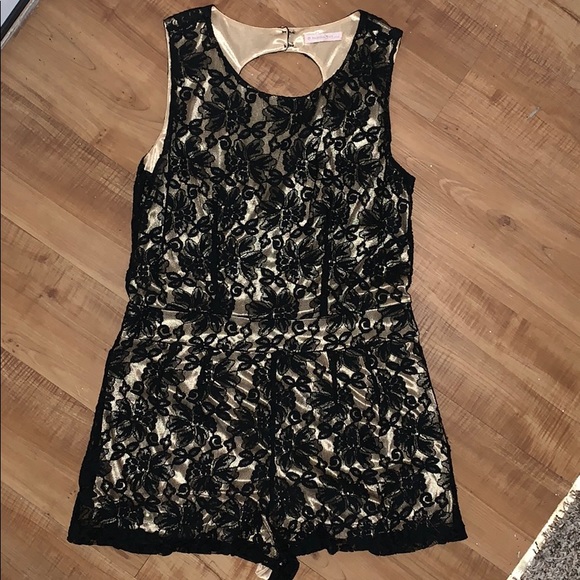 Sexy Black Keyhole Lace Romper - Picture 1 of 6